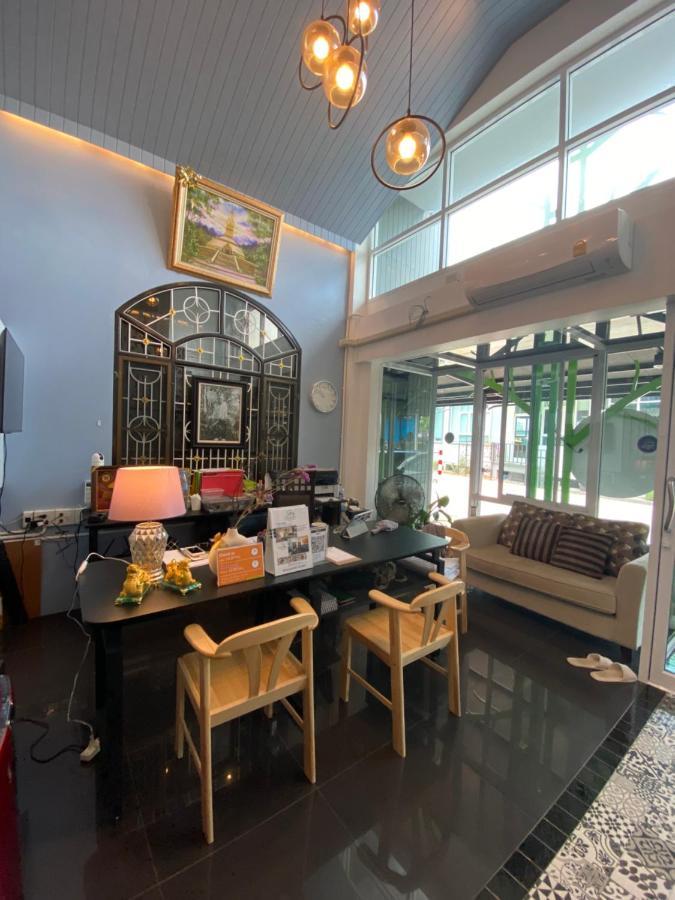 Jeboutiquelangsuan Hotel Lang Suan Екстериор снимка